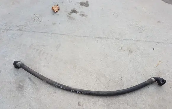BMW 5 E39 Engine coolant pipe/hose 1439125