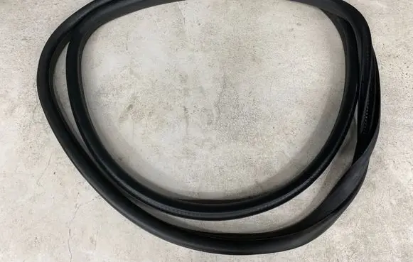 Ford Mondeo MK IV Rear door rubber seal (on body)