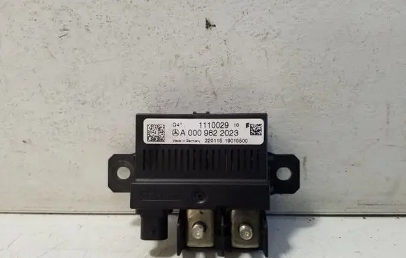 Mercedes-Benz CLS C218 X218 Other relay A0009822023