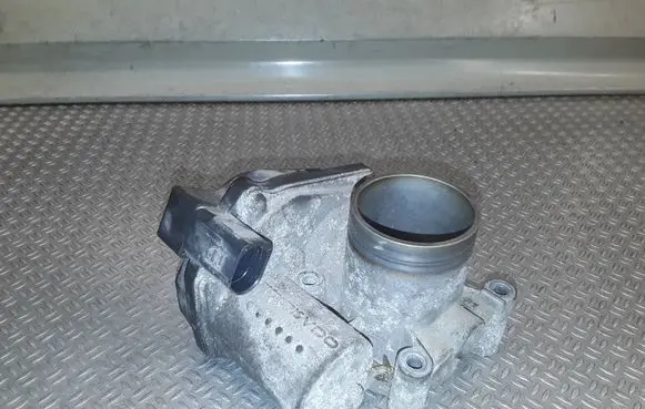 Volkswagen Polo IV 9N3 Throttle valve 03C133062B