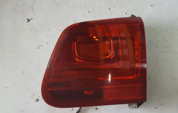 Volkswagen Tiguan Tailgate rear/tail lights