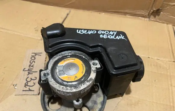 Citroen Xsara Power steering pump 9636271680