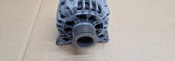 Dacia Sandero Generator/alternator 8200810621