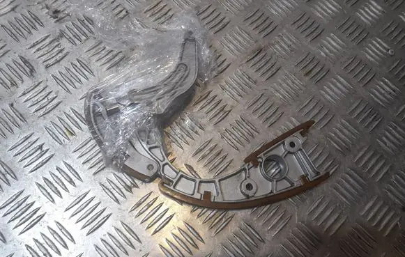 Audi A8 S8 D4 4H Slide rail for timing chain 