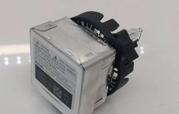 BMW 5 E60 E61 Xenon bulb D1S85415 16109700 024640