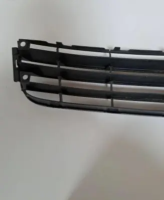 Volkswagen Touran I Front bumper lower grill 14986