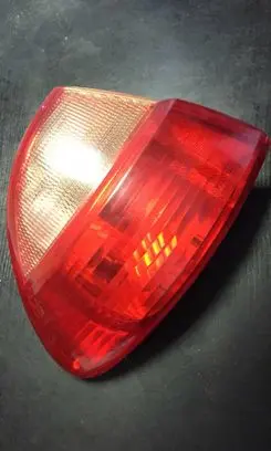 Toyota Avensis T220 Rear/tail lights E200014