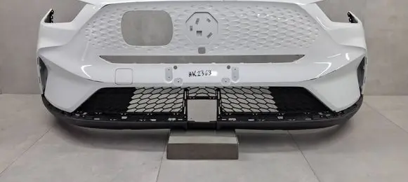 MG ZS Front bumper P11010248