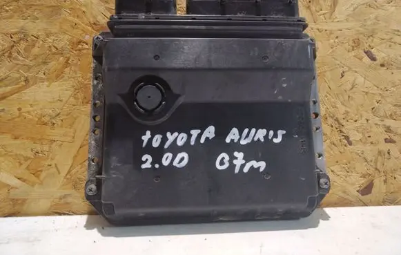 Toyota Auris 150 Engine control unit/module 8966102D71 MB1758009570