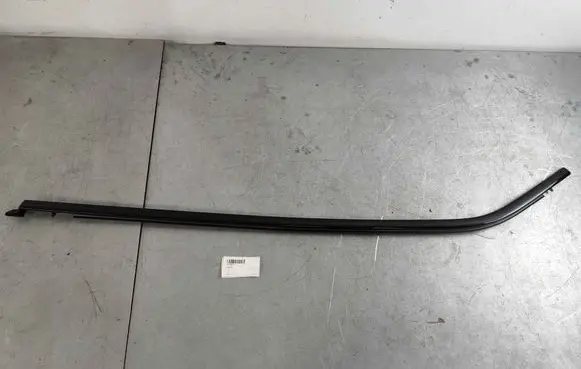 Volvo C40 Rear door trim (molding) 33758111