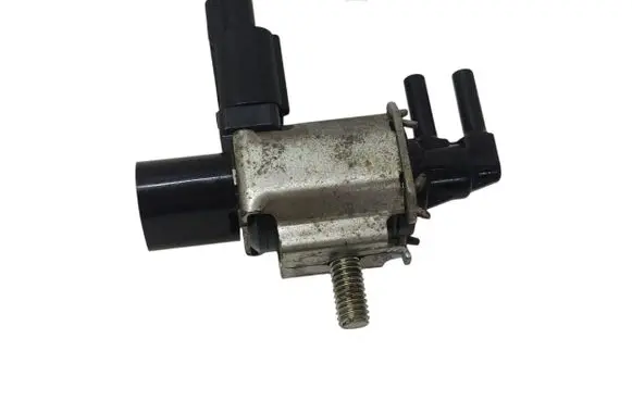 Volvo V70 Vacuum valve BS7E9A500 465760316