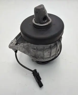 Mercedes-Benz GLE W167 Engine mount bracket A1672406000 A1672407300