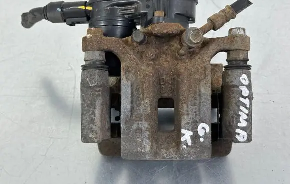 KIA Optima Front brake caliper A558237700