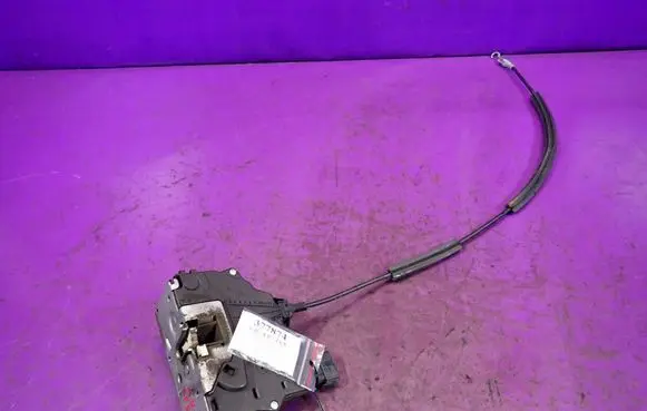 Opel Corsa D Front door lock