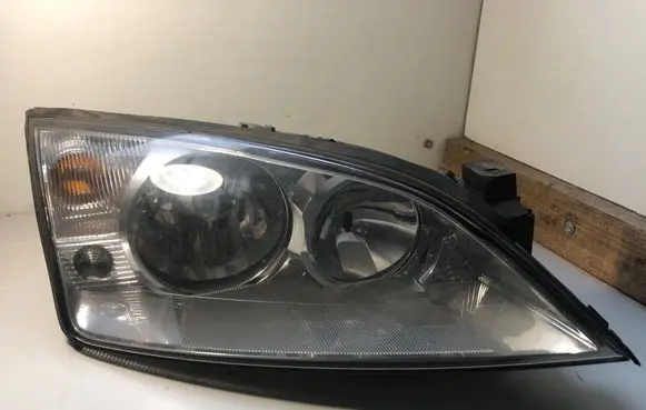 Ford Mondeo Mk III Headlight/headlamp 1305235545