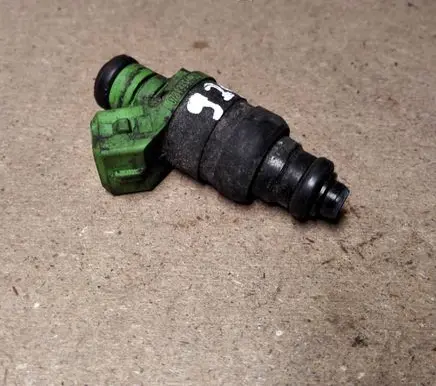 Audi A6 S6 C5 4B Fuel injector 078133551BB