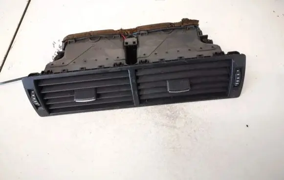 Audi A4 S4 B7 8E 8H Dash center air vent grill 8e0820951h