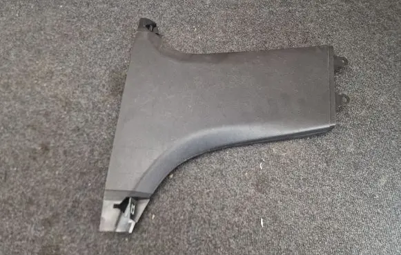(B) pillar trim (bottom)