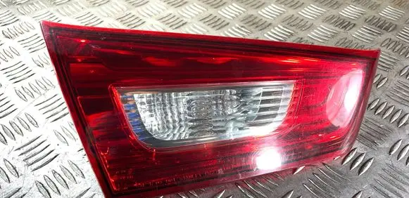 Mitsubishi ASX Tailgate rear/tail lights P9373