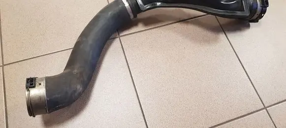 BMW 5 F10 F11 Intercooler hose/pipe 4735270
