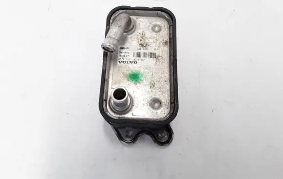 Volvo XC70 Oil filter mounting bracket 30751937