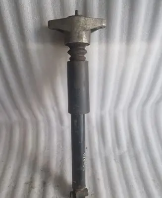 Hyundai Genesis Rear shock absorber/damper 553112M200