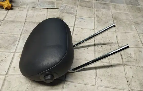 Mercedes-Benz C W203 Rear seat headrest 