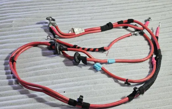Mercedes-Benz GL X166 Positive cable (battery) A1664409607 1664409607
