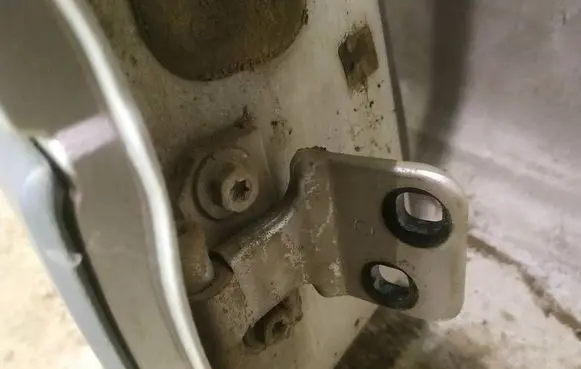 Renault Espace III Rear door lower hinge
