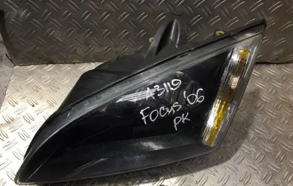 Ford Focus Headlight/headlamp m5x13n060a