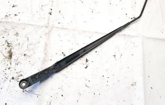 Suzuki SX4 Front wiper blade arm