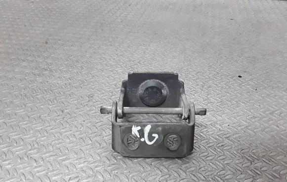 Ford Fiesta Tailgate/trunk/boot hinge