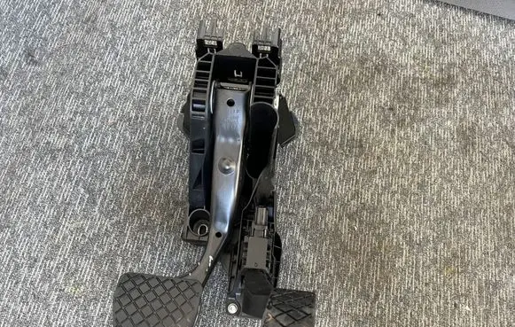 Volkswagen Golf VII Brake pedal 5Q1723058BN HD231117