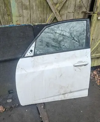 KIA Venga Front door