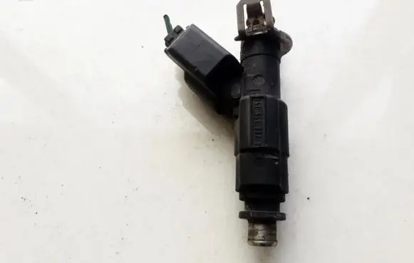 Fuel injector