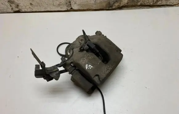 Mercedes-Benz C W204 Front brake caliper