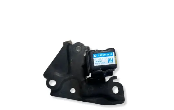Subaru Impreza II Airbag deployment crash/impact sensor 1876004370 98231FE020