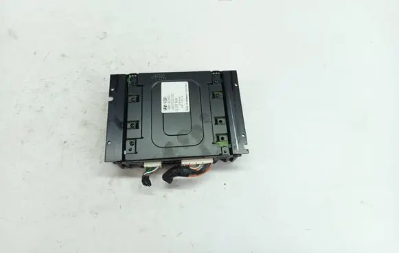 Hyundai i40 Sound amplifier 963703Z150 AMP80VFS 130700147