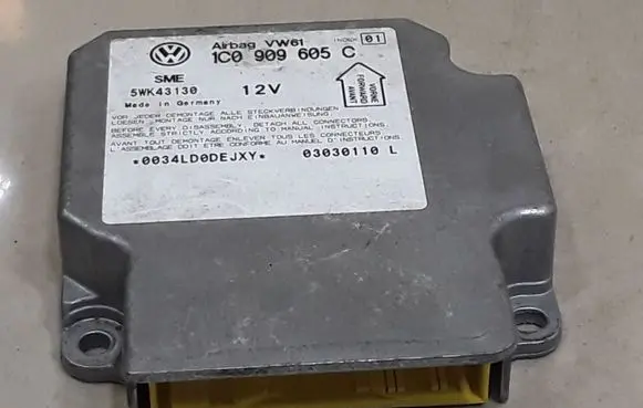 Volkswagen PASSAT B5.5 Airbag control unit/module 1C0909605