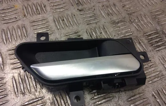 Nissan Qashqai J12 Front door interior handle 806706ua0a