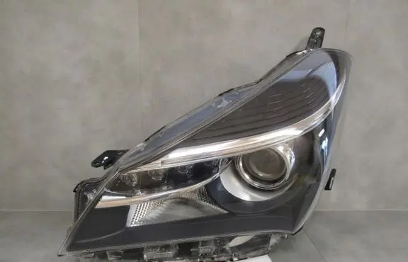 Toyota Yaris Headlight/headlamp