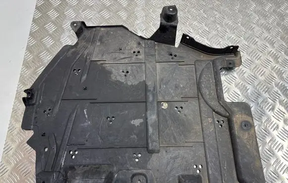 BMW 2 G42 Engine splash shield/under tray 8493721