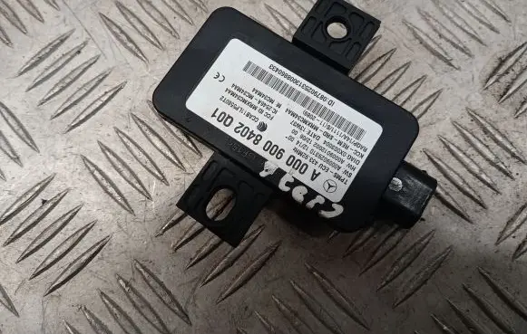 Mercedes-Benz E C207 W207 Tire pressure control unit A0009008402