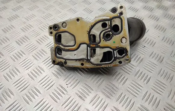 BMW 1 F20 F21 Oil filter mounting bracket 8507626 70377932