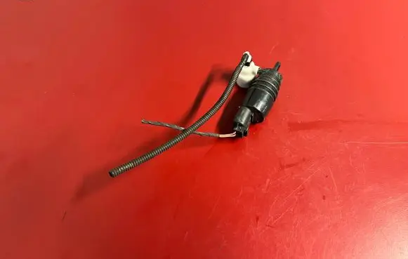 BMW X5 F15 Windscreen/windshield washer pump 7388349