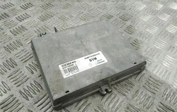 Renault Megane I Engine control unit/module 7700101920 S111730108