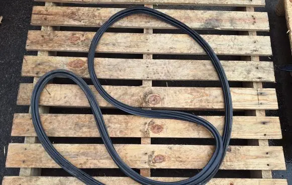 Toyota Corolla Verso AR10 Seal rubber (tailgate) 