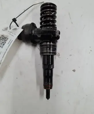 Volkswagen Golf Plus Fuel injector 038130073BN 0414720313
