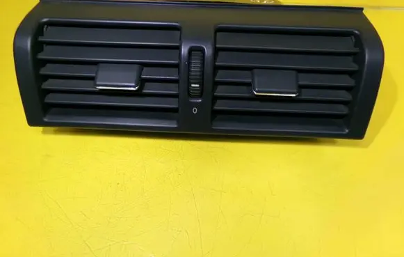 Mercedes-Benz E W210 Dash center air vent grill 2108300054