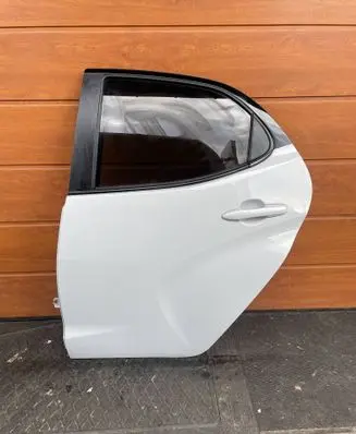 Toyota Yaris XP210 Rear door